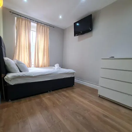 Lovely En-Suite Bedroom R7